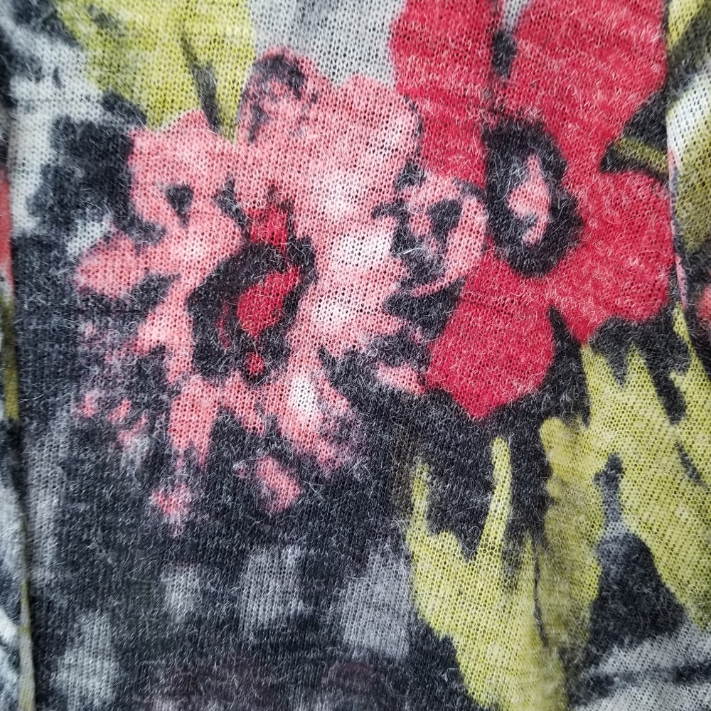 Mechant Sweater - Picture 7 of 7
